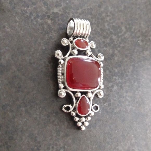 Red Agate Silver Tibetan Silver Pendant - Picture 5 of 5